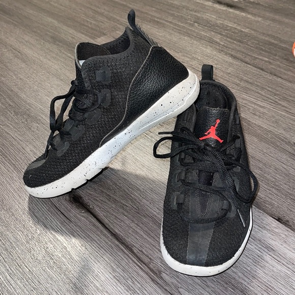 Jordan size 5Y shoes - Picture 1 of 5